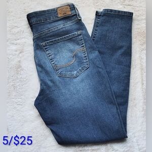 5/$25 Levi Strauss Signature Mid Rise Skinny Jeans